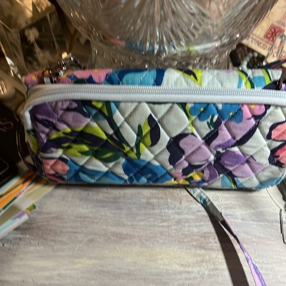 Vera Bradley wallet with straps. Floral pattern. Good condition. - Picture 3 of 7